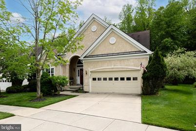 56 Huxley Circle - Photo 1