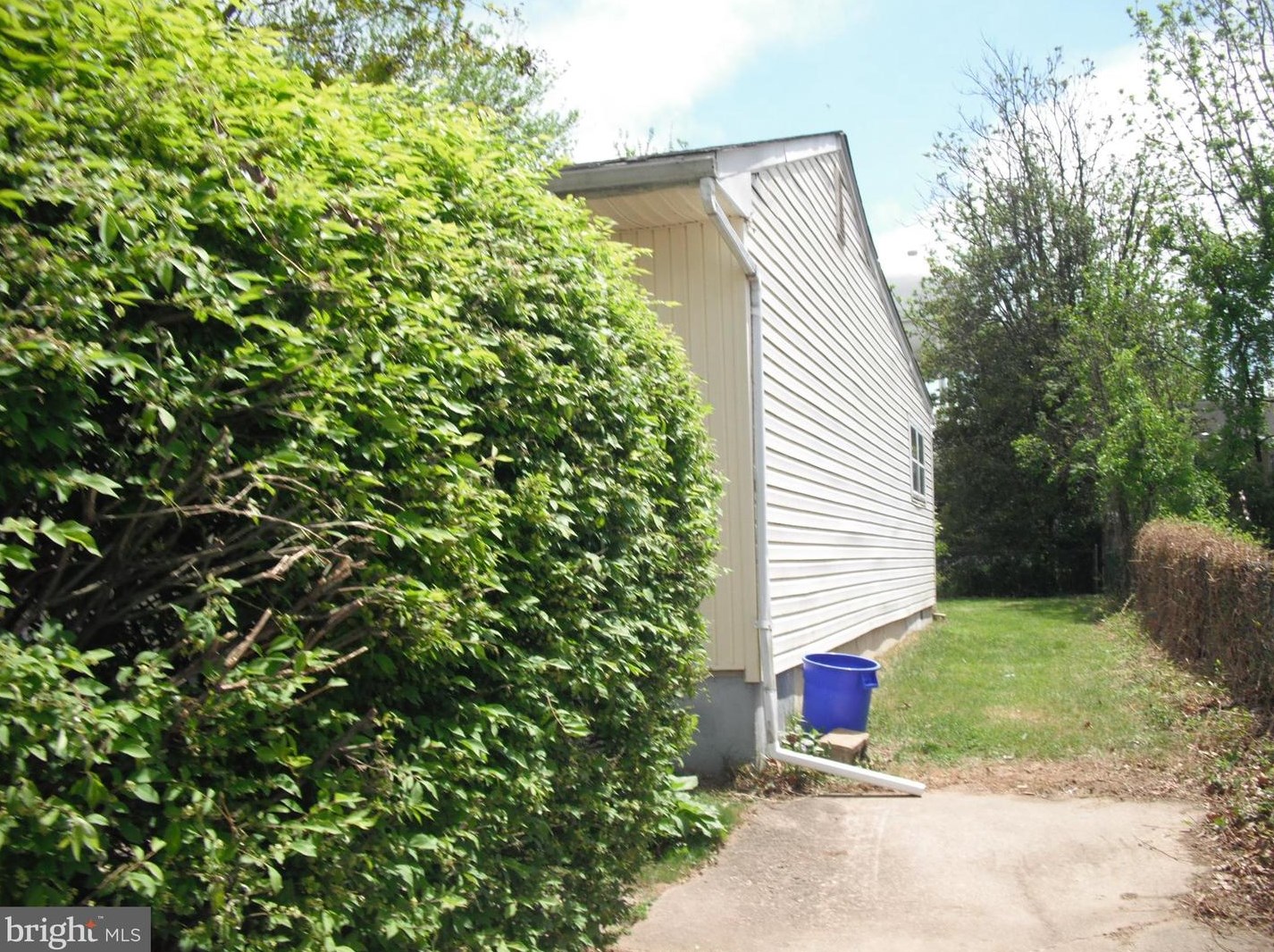 52 5th St, Burlington, NJ 08016-2707