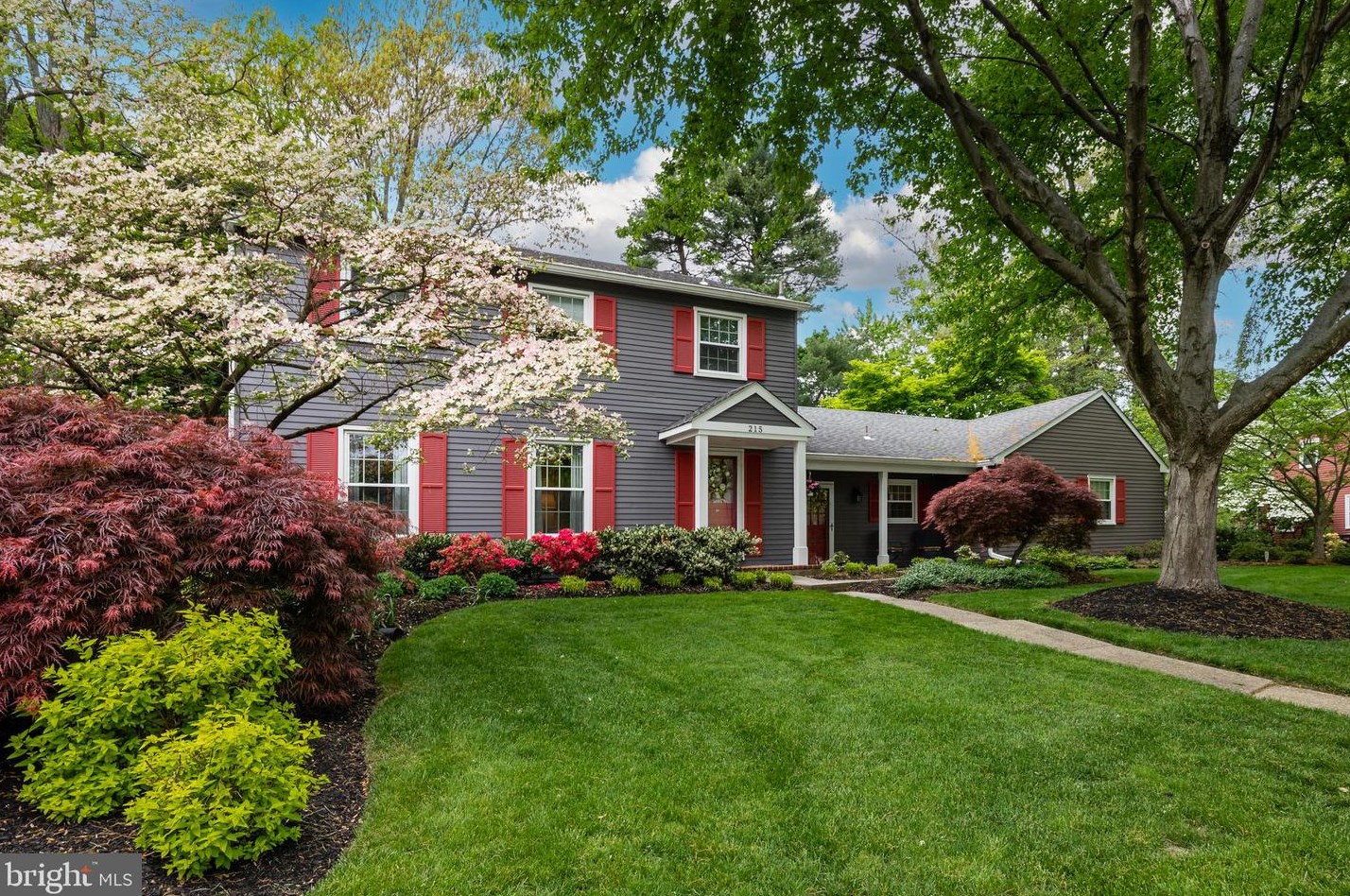 215 Eastbourne Ter, Moorestown, NJ 08057-2942