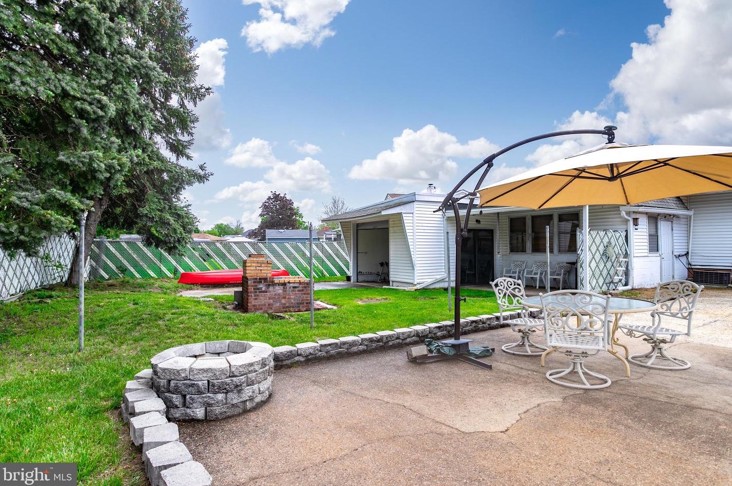 13 Lansdowne Rd, Burlington NJ 08016-2966 exterior