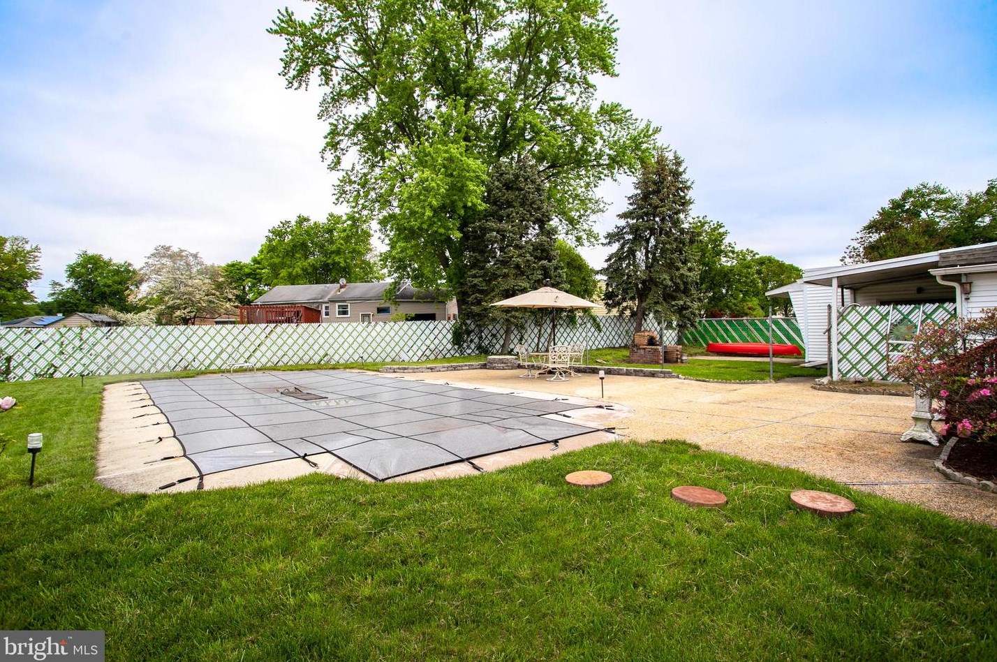 13 Lansdowne Rd, Burlington, NJ 08016-2966