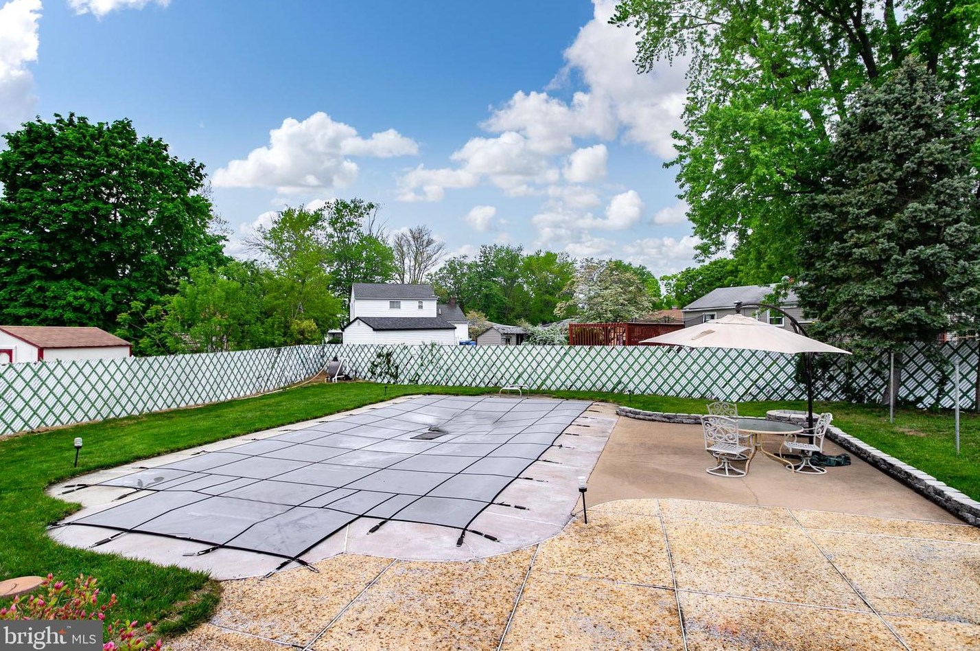 13 Lansdowne Rd, Burlington NJ 08016-2966 exterior