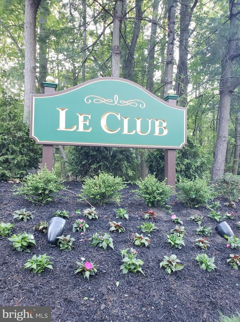 420 Jamestown Ct, Mount Laurel, NJ 08054-3722