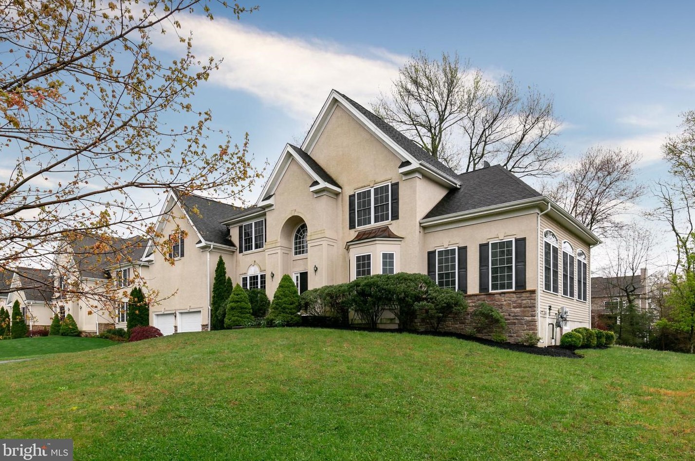 16 Foxcroft Way, Mount Laurel, NJ 08054