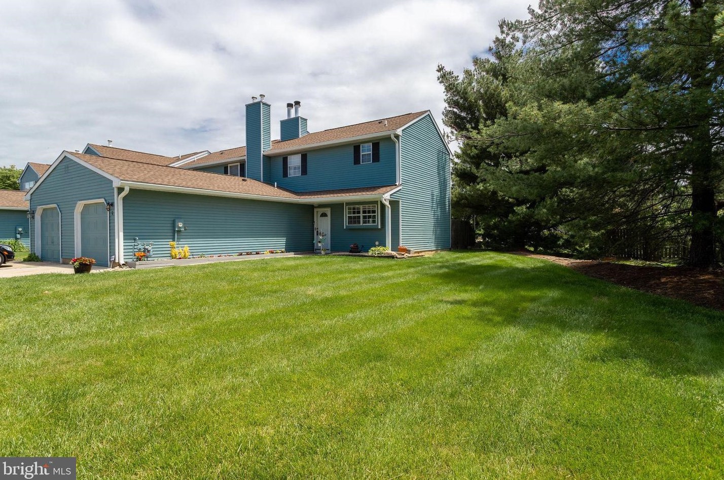4 Exeter Ct, Chesterfield, NJ 08505-3111