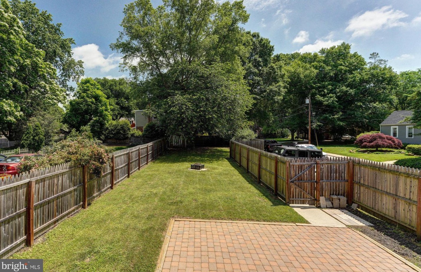 313 Church St, Moorestown NJ 08057-2418 exterior