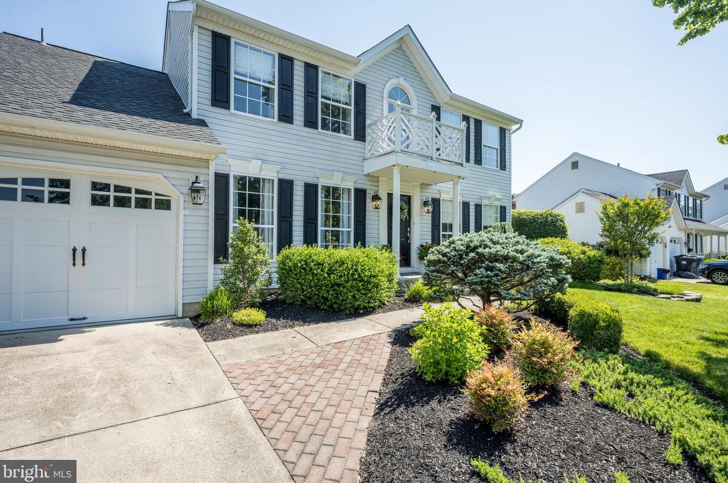 10 Melville Dr, Medford, NJ 08055-3944