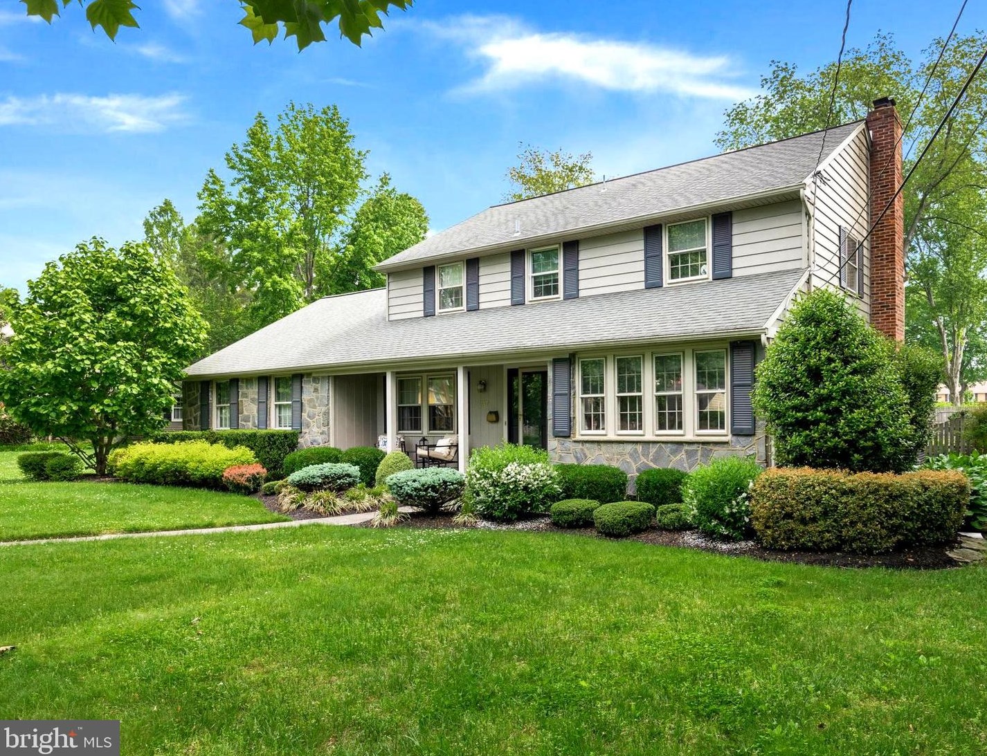 737 Stonehouse Rd, Moorestown, NJ 08057-2121