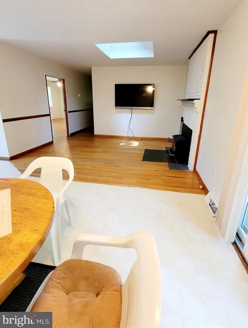 216 Hartford Rd, Medford NJ  08055-9559 exterior