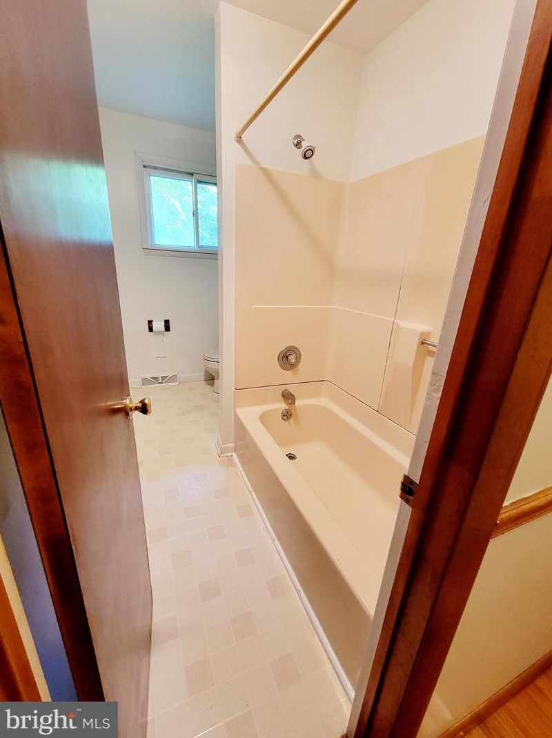 216 Hartford Rd, Medford NJ  08055-9559 exterior