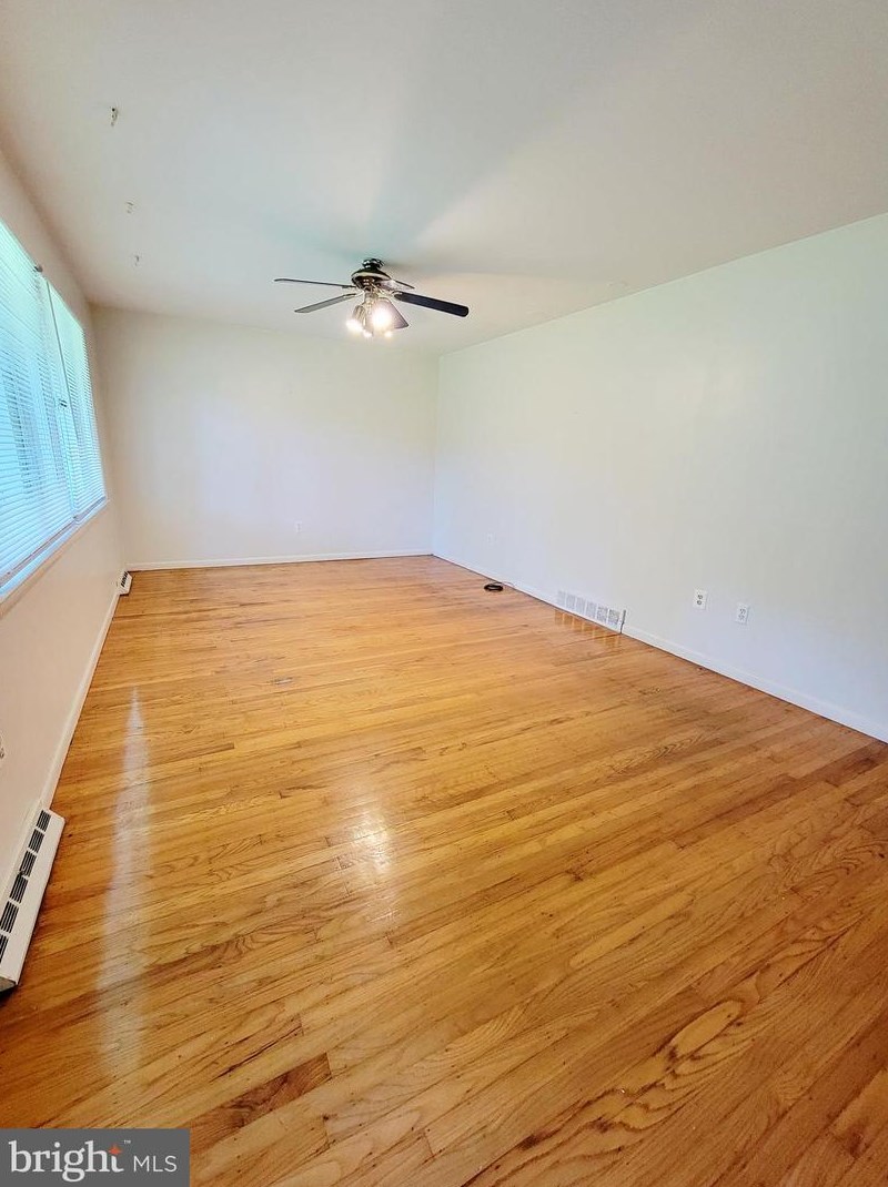 216 Hartford Rd, Medford NJ  08055-9559 exterior