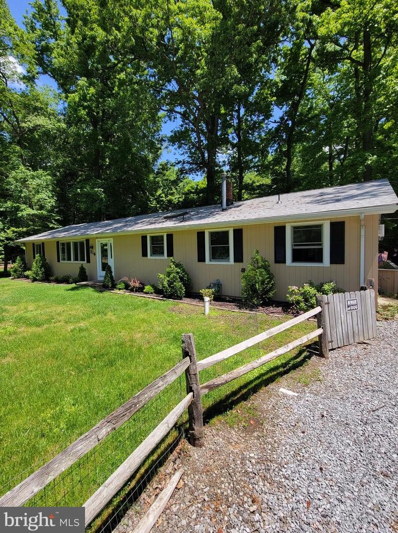216 Hartford Rd, Medford, NJ 08055-9559