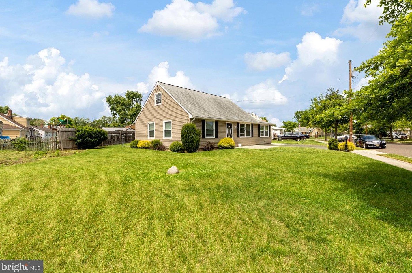 905 Rigg Rd, Burlington, NJ 08016-2831