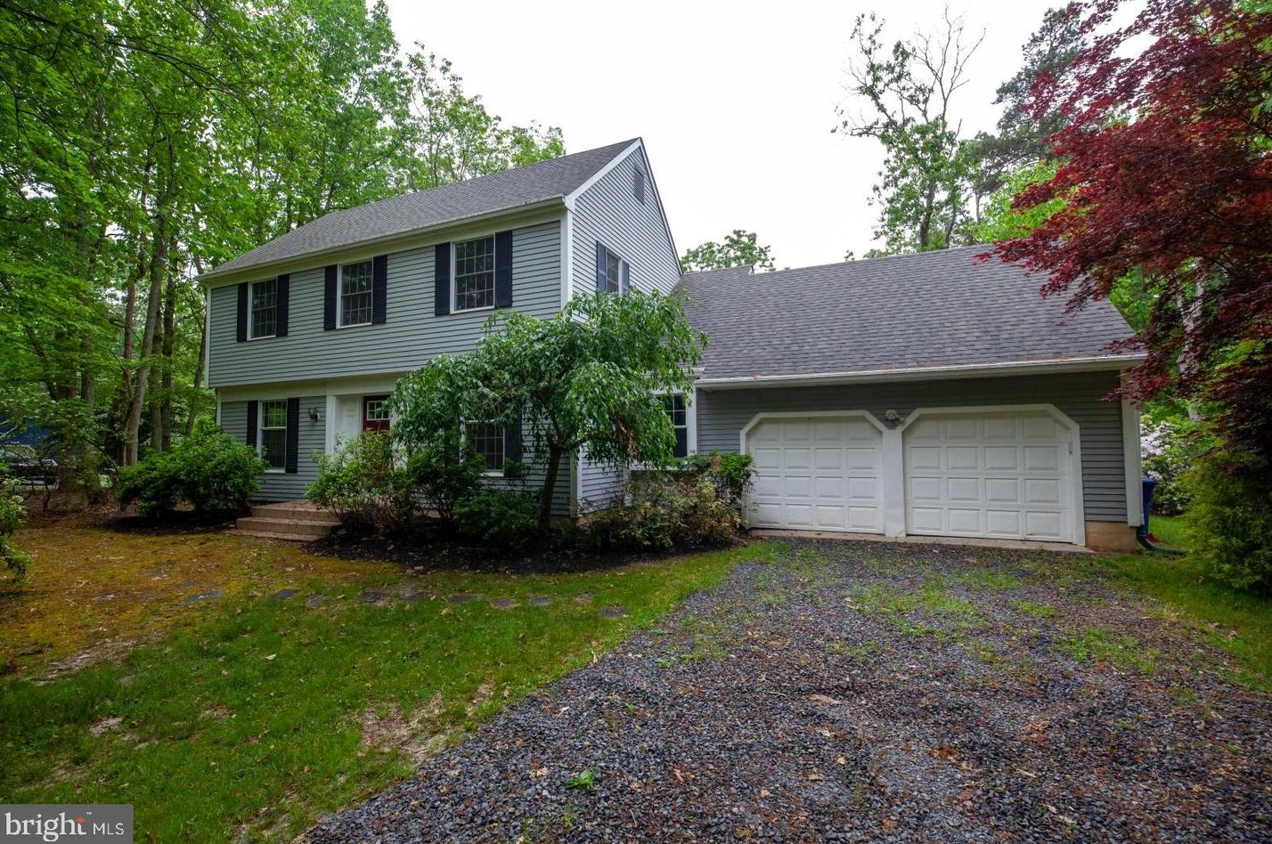 6 Roxbury Dr, Medford, NJ 08055-3202