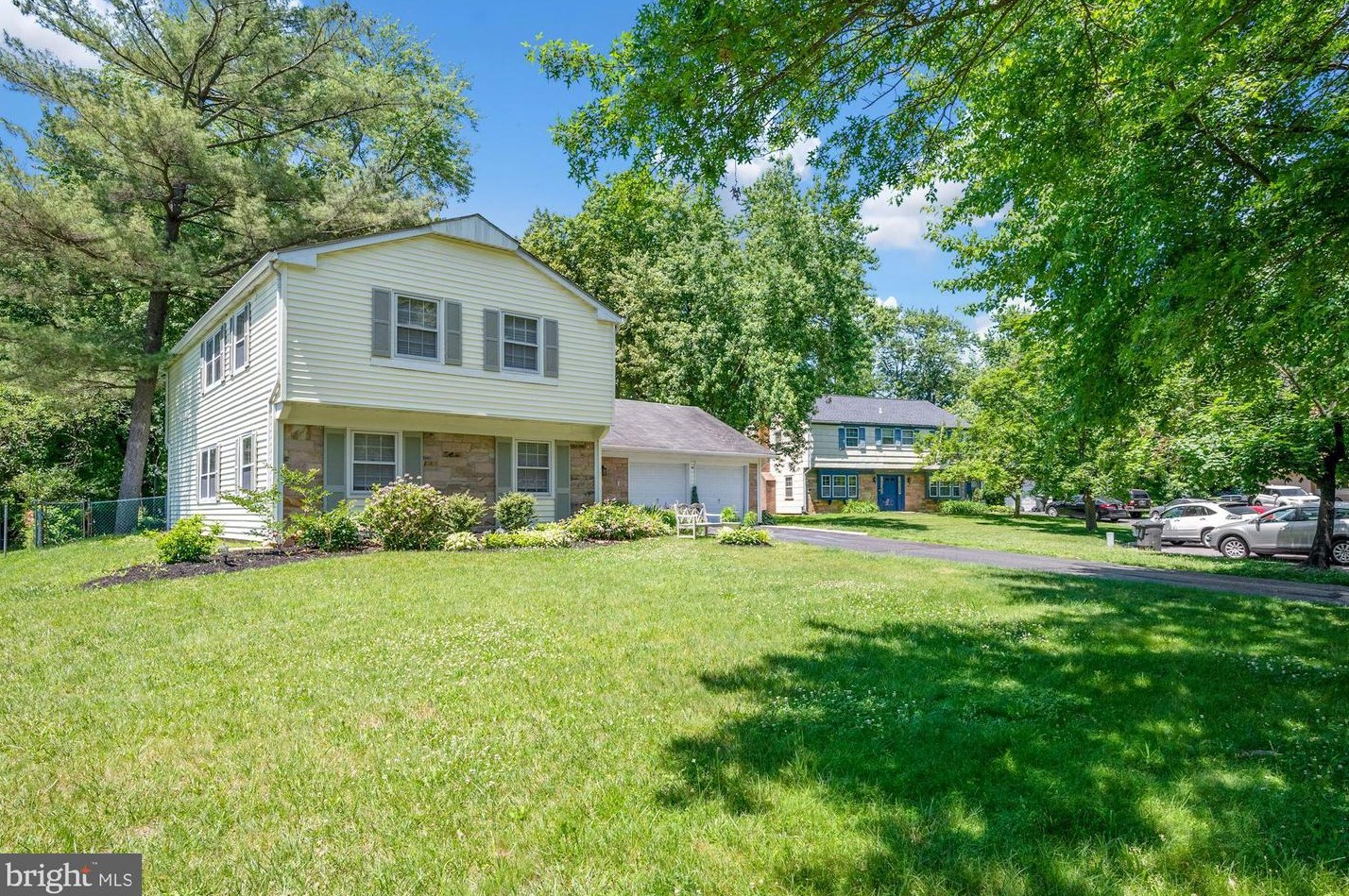 10 Touraine Ct, Willingboro, NJ 08046