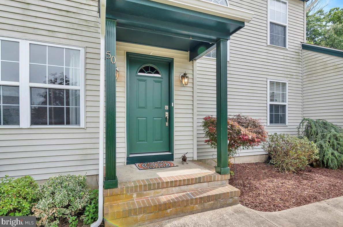 50 Vincent Dr, Burlington, NJ 08016-3848