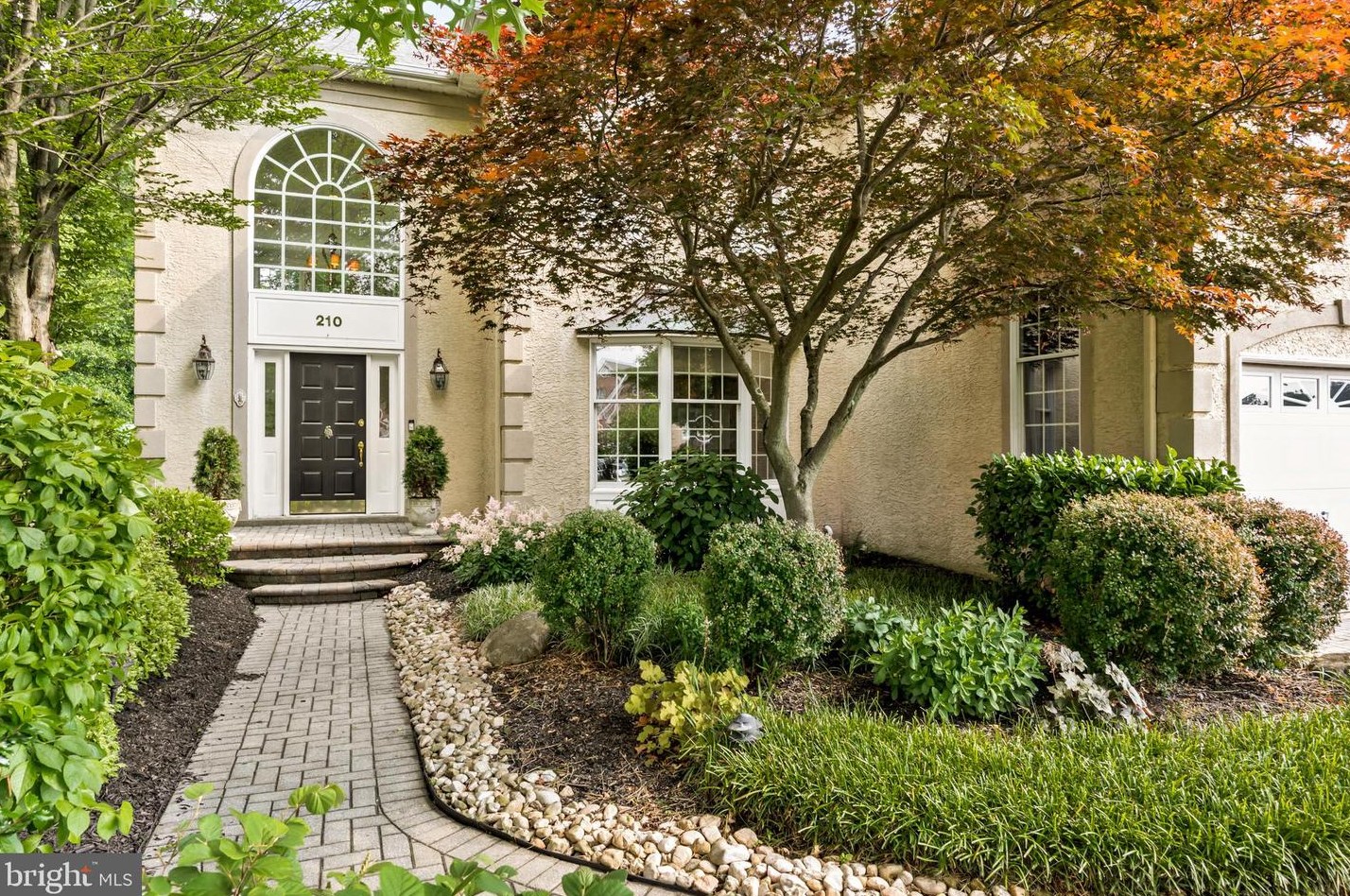 210 Laurel Creek Blvd, Moorestown, NJ 08057
