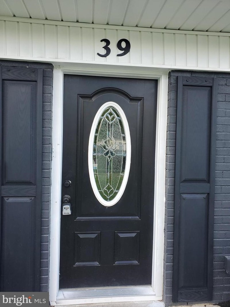39 Hillcrest Ln, Willingboro, NJ 08046