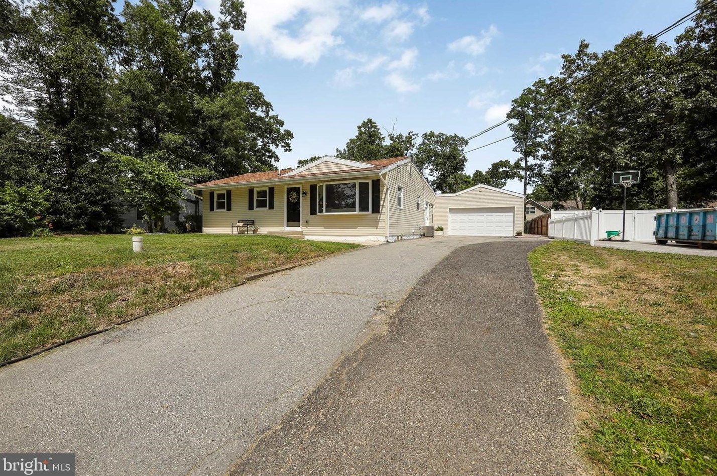 323 Timberline Dr, Mount Laurel, NJ 08054