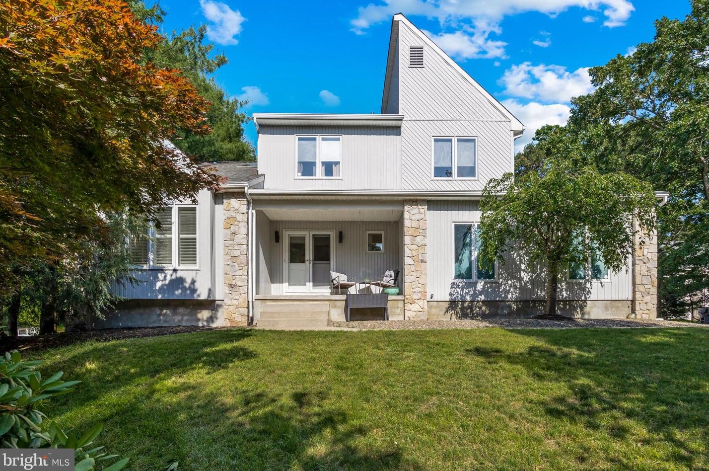3 Sunset Ct, Medford, NJ 08055-8438