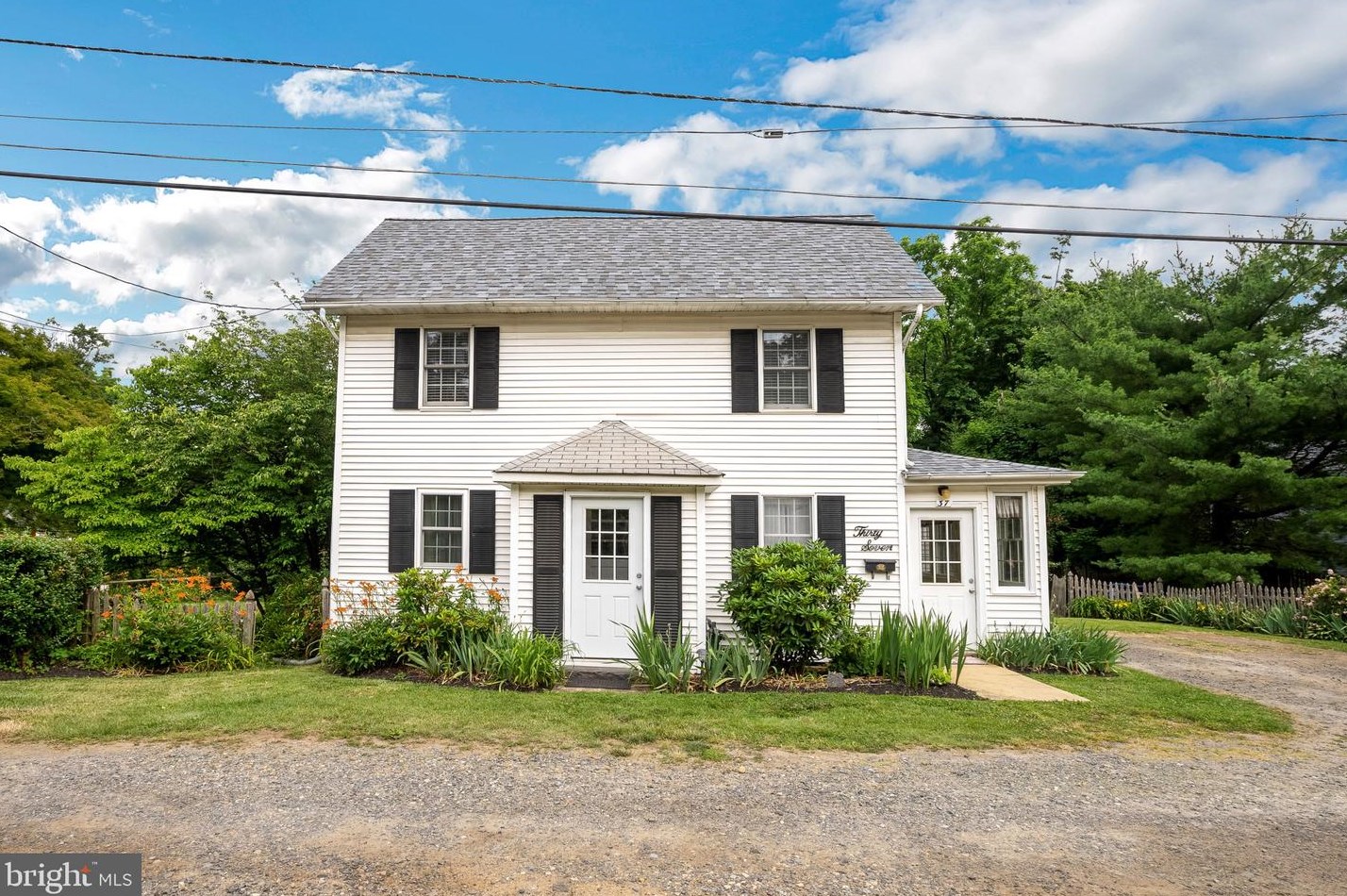 37 3rd St, Moorestown, NJ 08057-3301