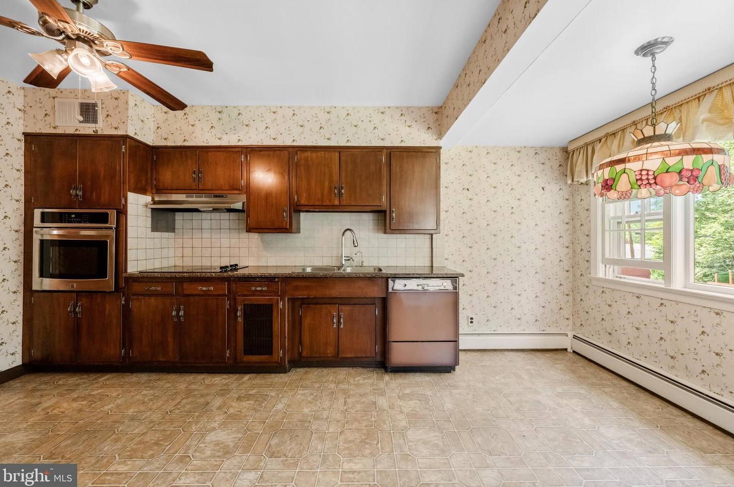 601 Stratford Dr, Moorestown NJ 08057-2614 exterior