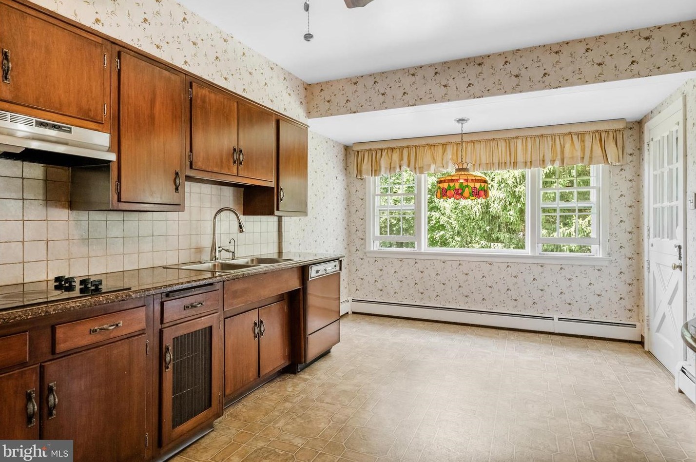 601 Stratford Dr, Moorestown NJ 08057-2614 exterior