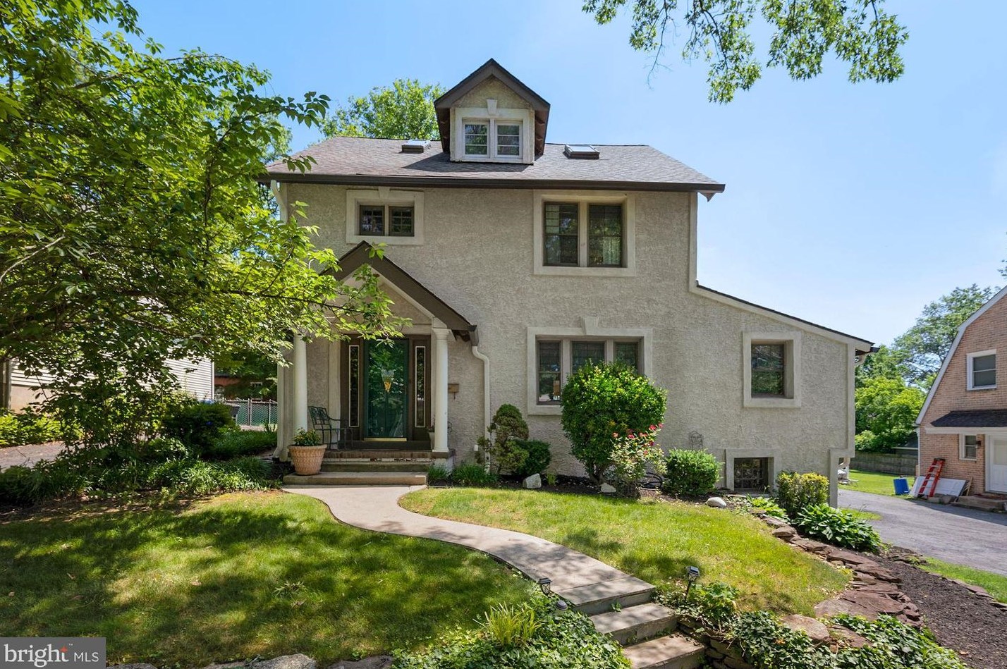 217 Washington Ave, Moorestown, NJ 08057-2439