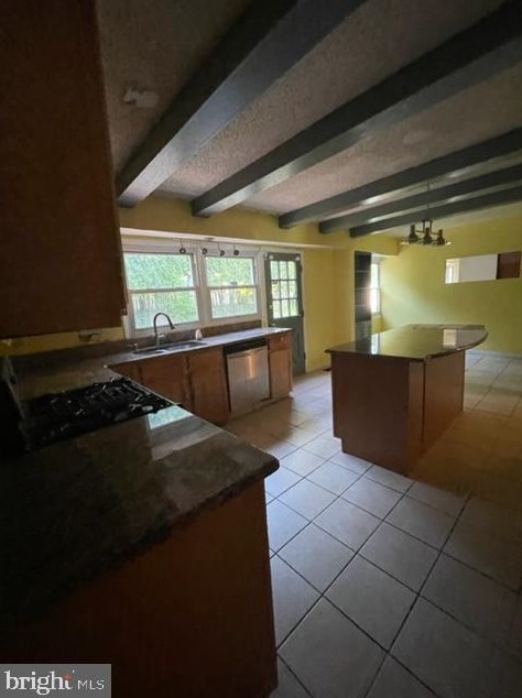 77 Winterberry Ln, Willingboro, NJ 08046