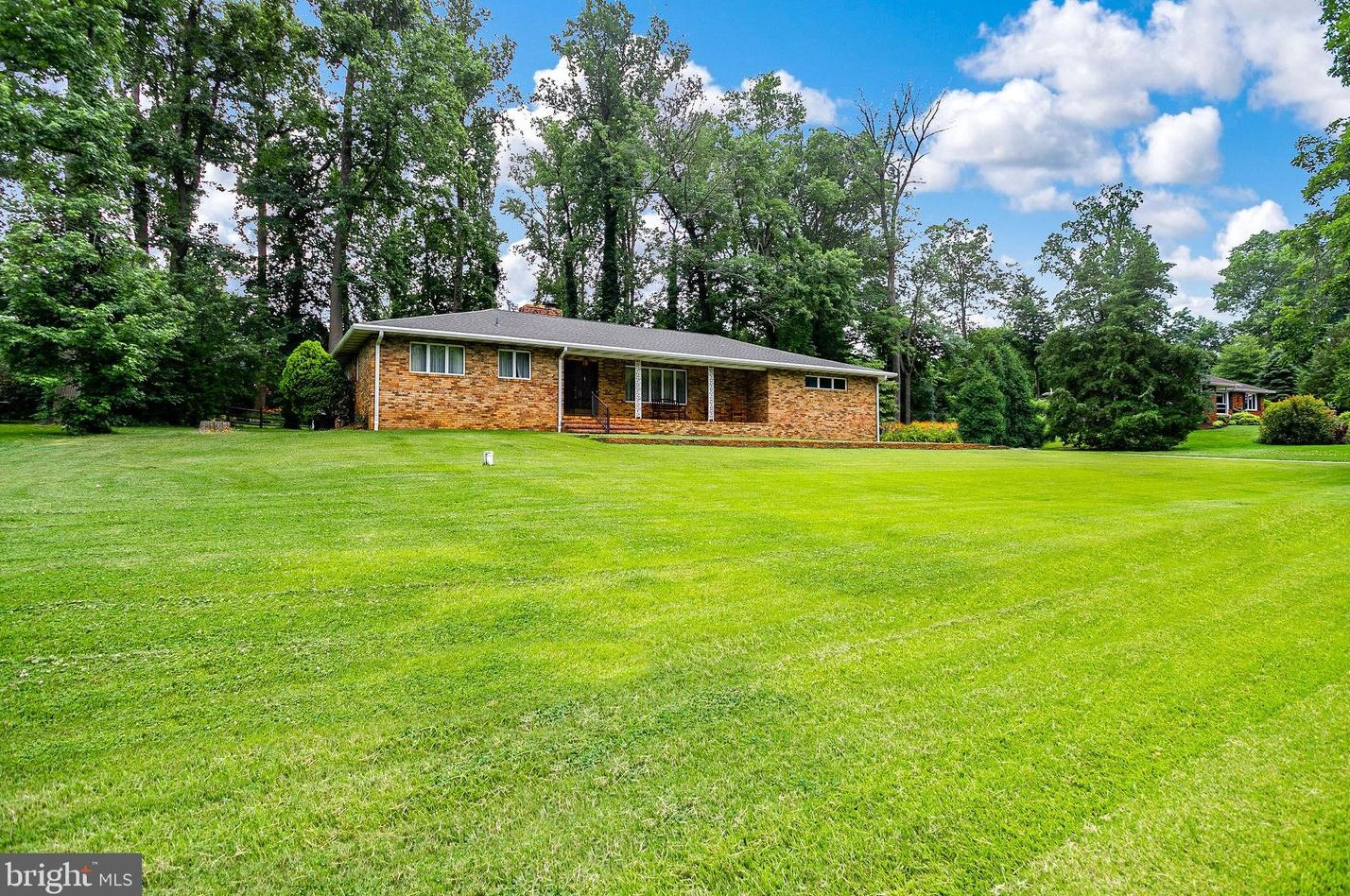 15 Assiscunk Dr, Columbus, NJ 08022