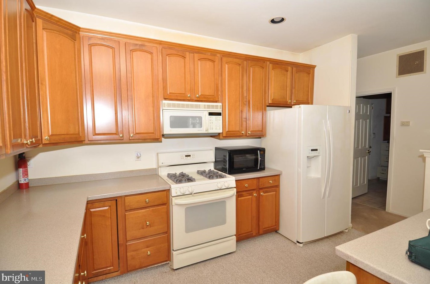 24 Allister Ln, Columbus, NJ 08022