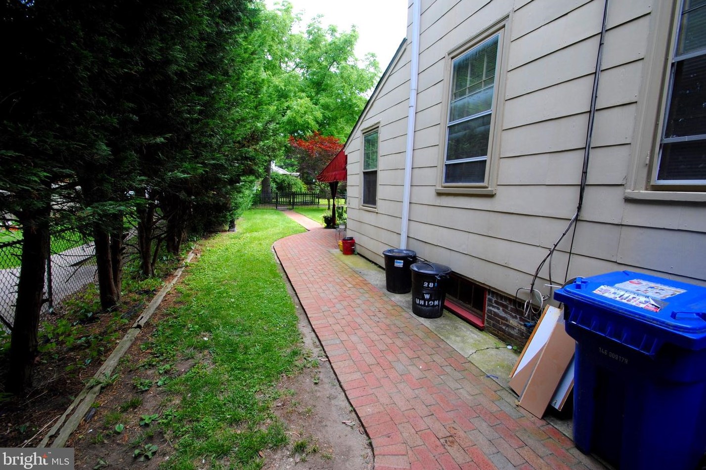 28 E Union St, Burlington, NJ 08016