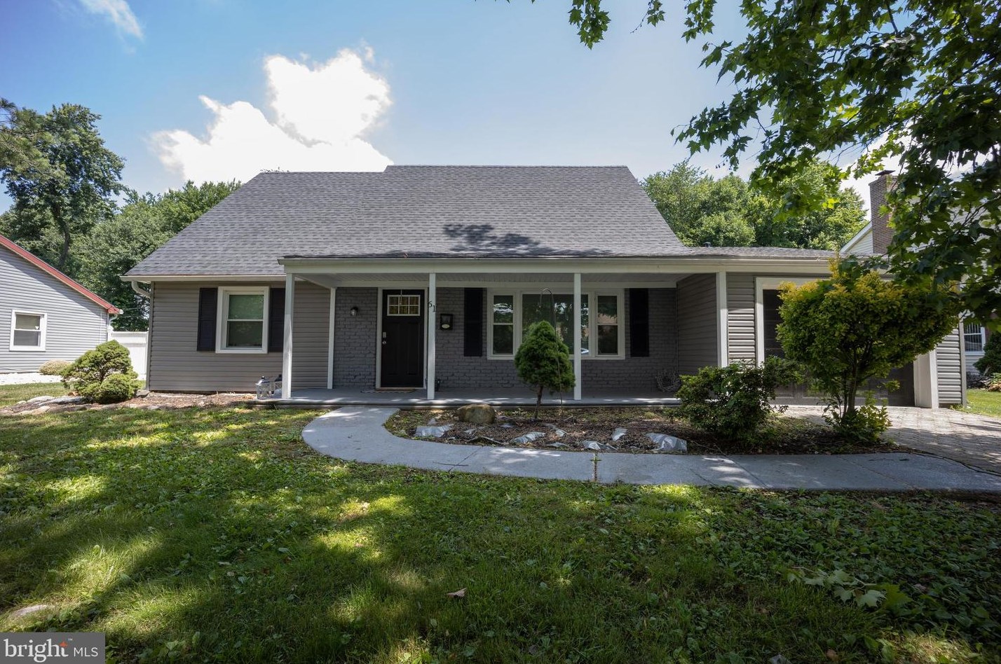 61 Genesee Ln, Willingboro, NJ 08046