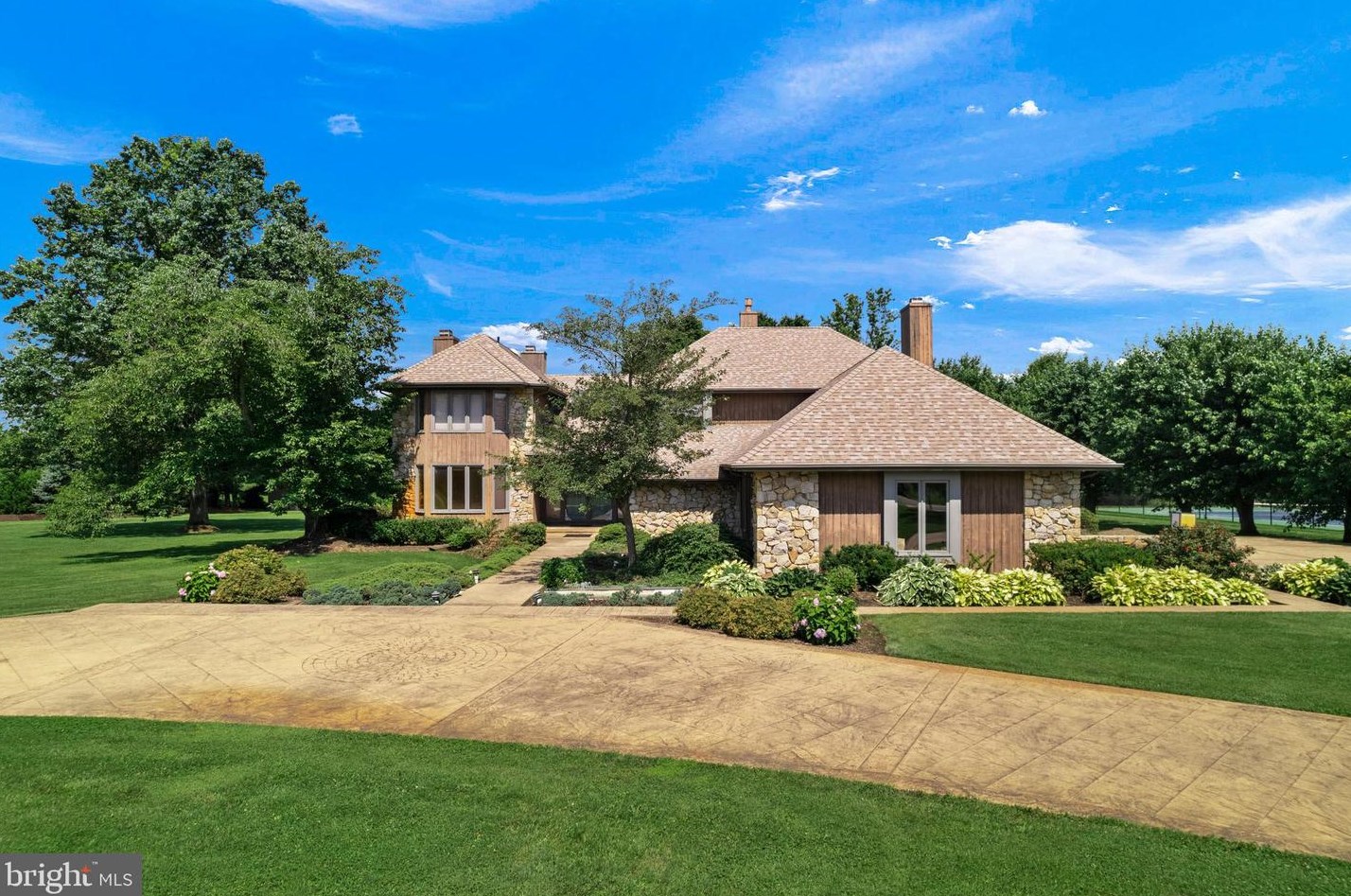 703 Worthington Dr, Moorestown, NJ 08057-4409