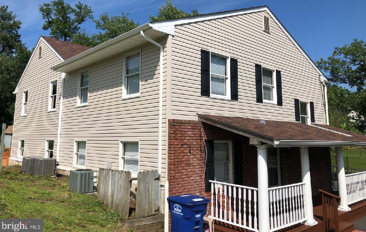 99 Grant Ave, Moorestown, NJ 08057-1560