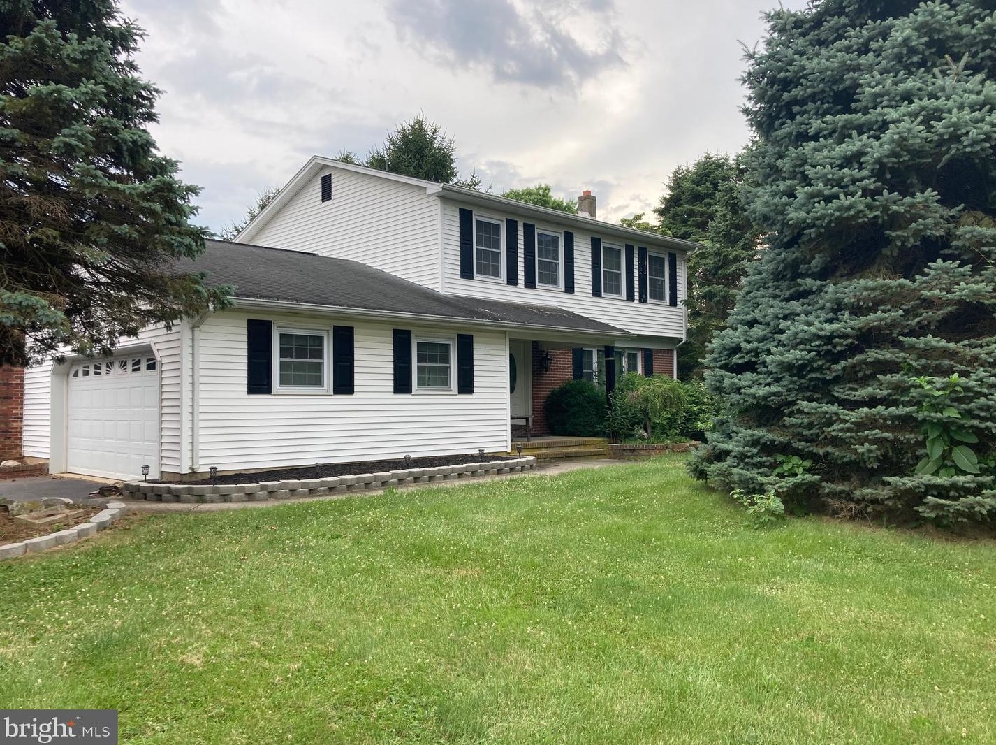 20 Carty Dr, Chesterfield, NJ 08505-4205