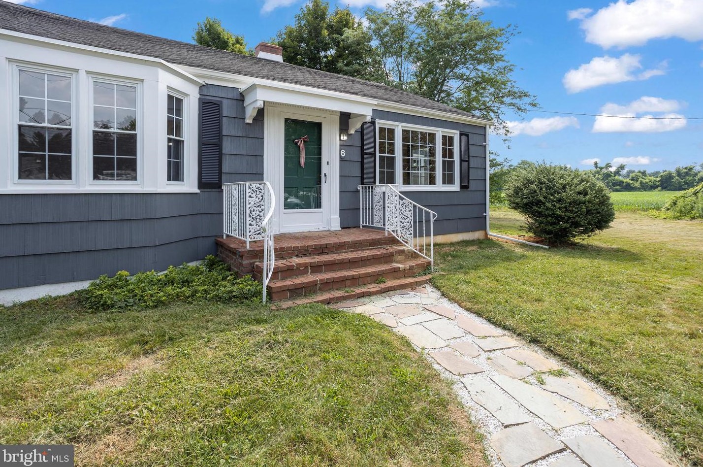 6 Daniel Ave, Chesterfield NJ  08515-2603 exterior