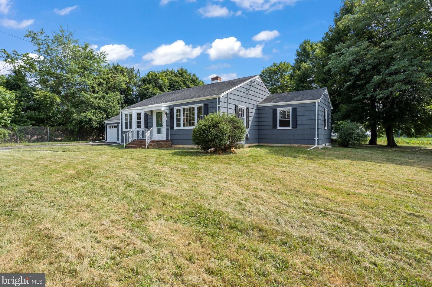 6 Daniel Ave, Chesterfield, NJ 08515