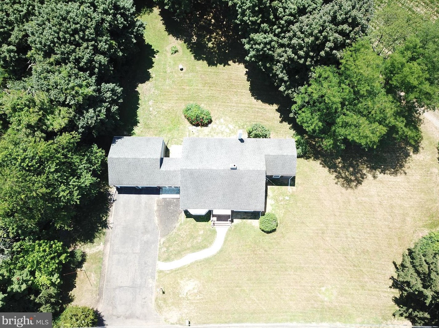 6 Daniel Ave, Chesterfield NJ  08515-2603 exterior