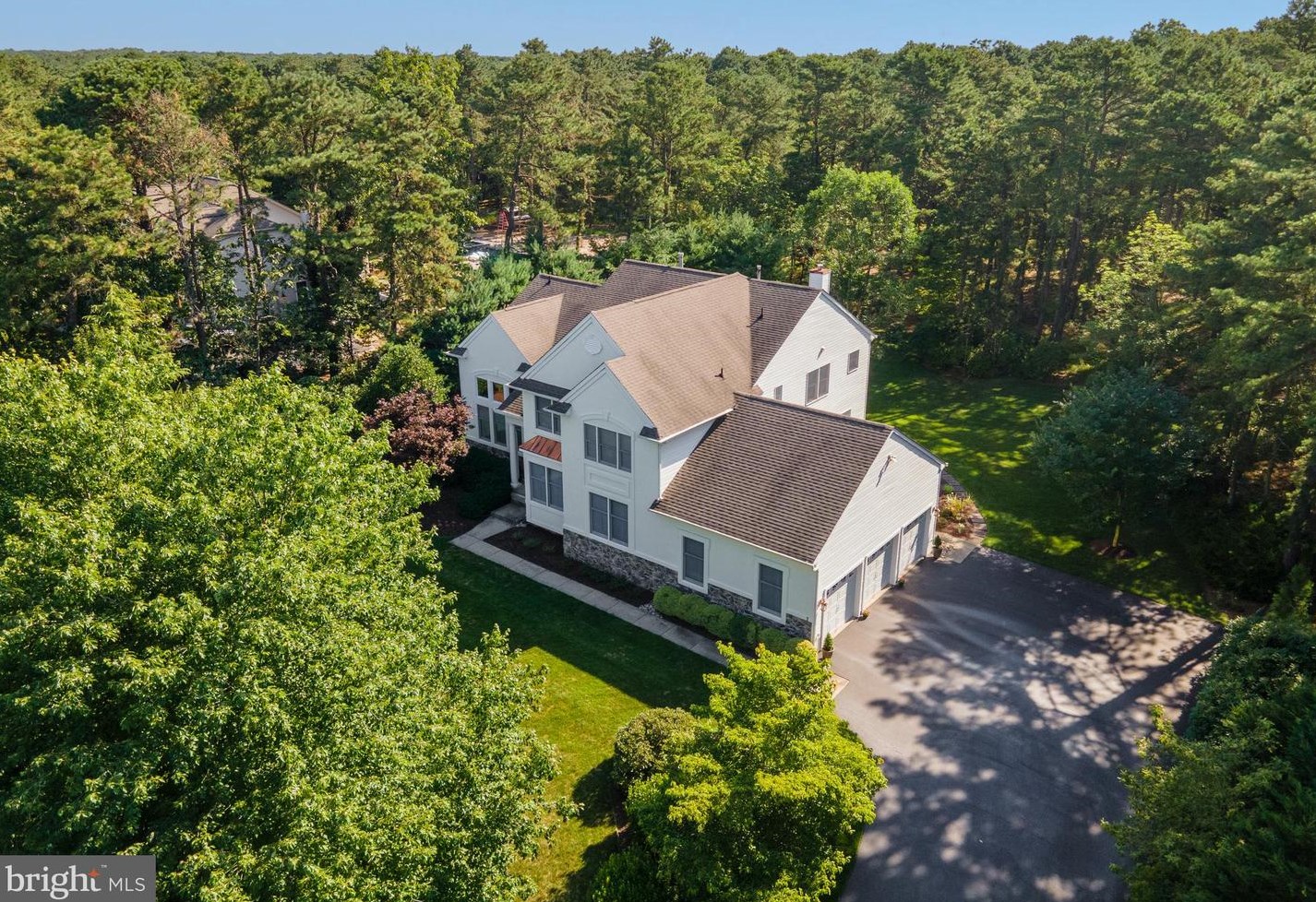 7 Dufton Dr, Medford, NJ 08055