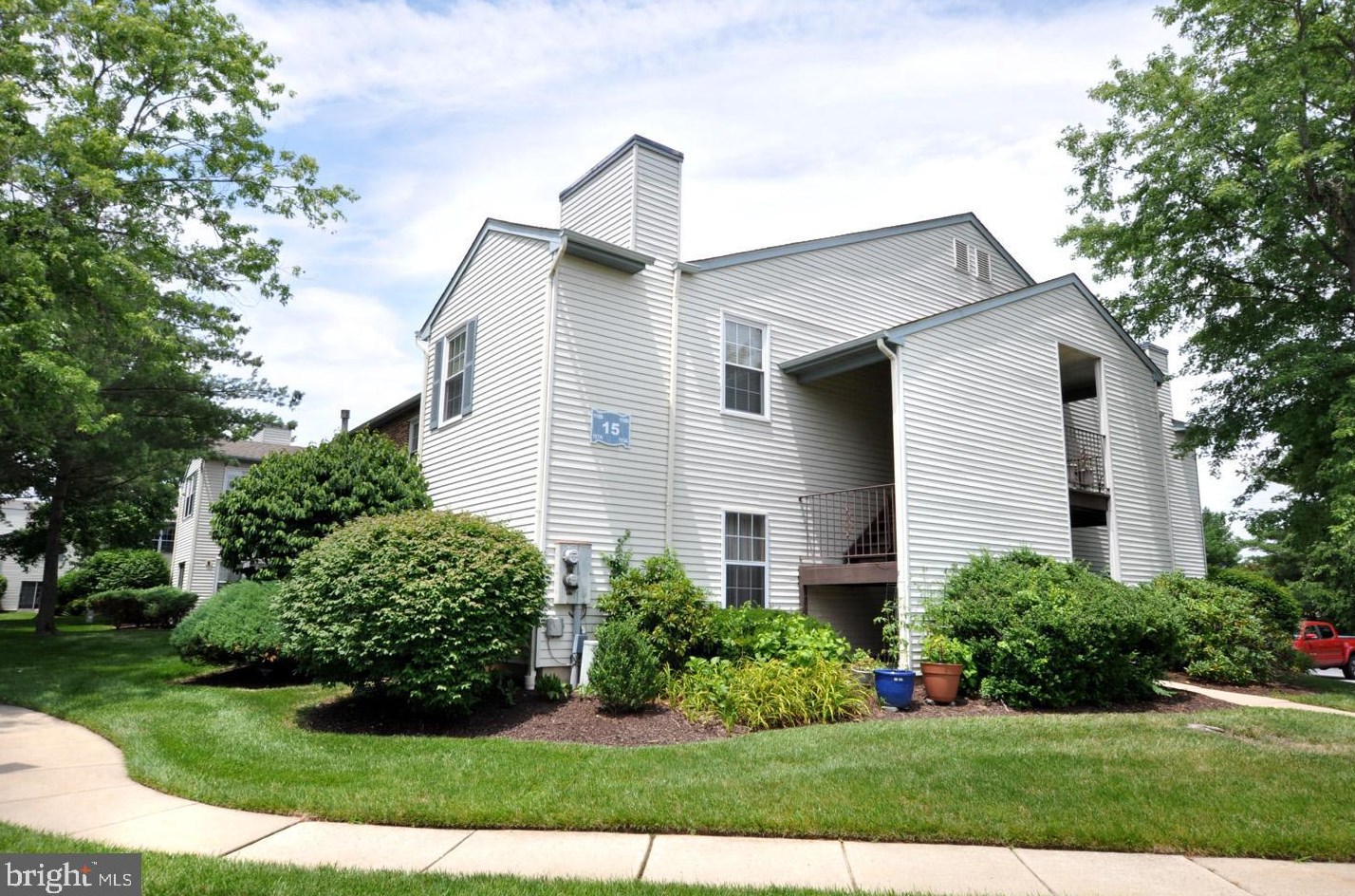 118 Village Ln, Mount Laurel, NJ 08054-3009