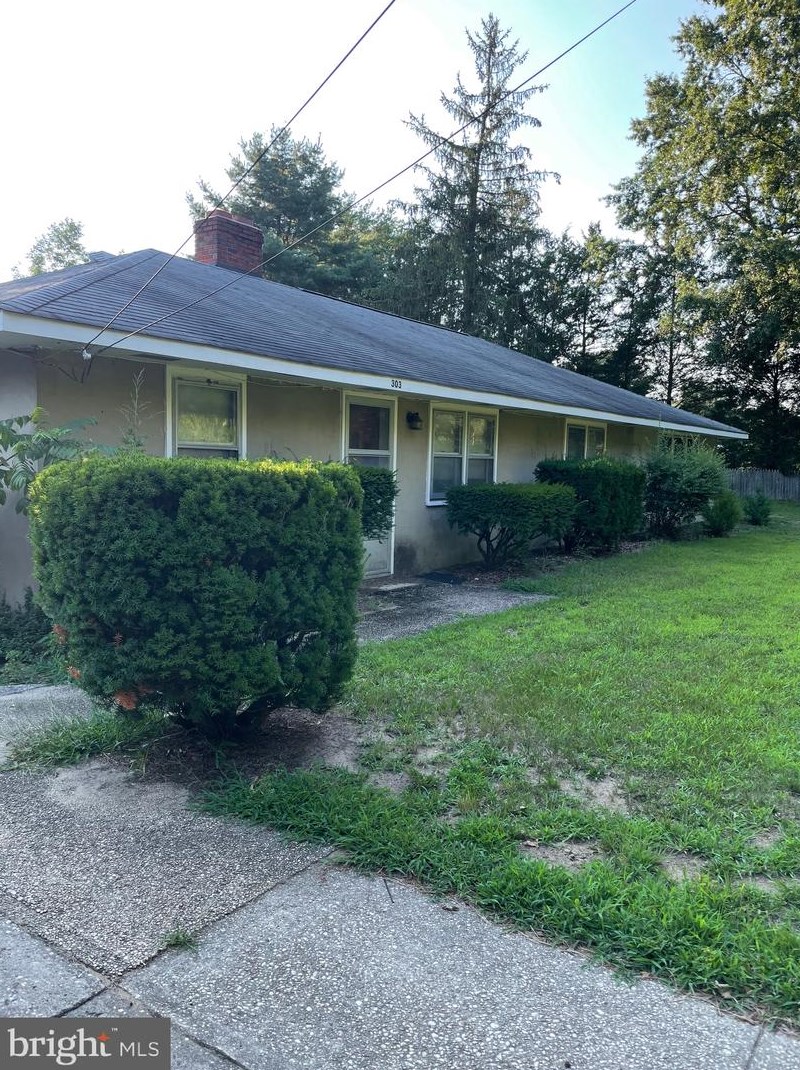 303 Chairville Rd, Southampton NJ  08088-2816 exterior