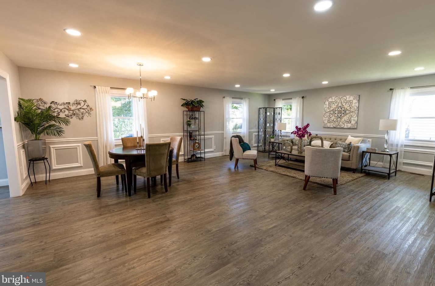 31 Earnshaw Ln, Willingboro, NJ 08046