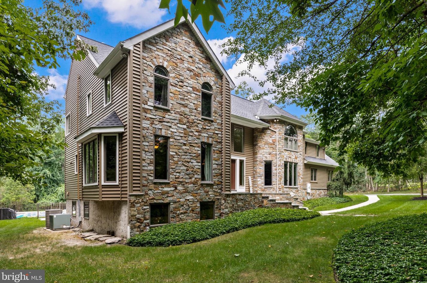 103 Cowpath Rd, Medford NJ  08055-8479 exterior