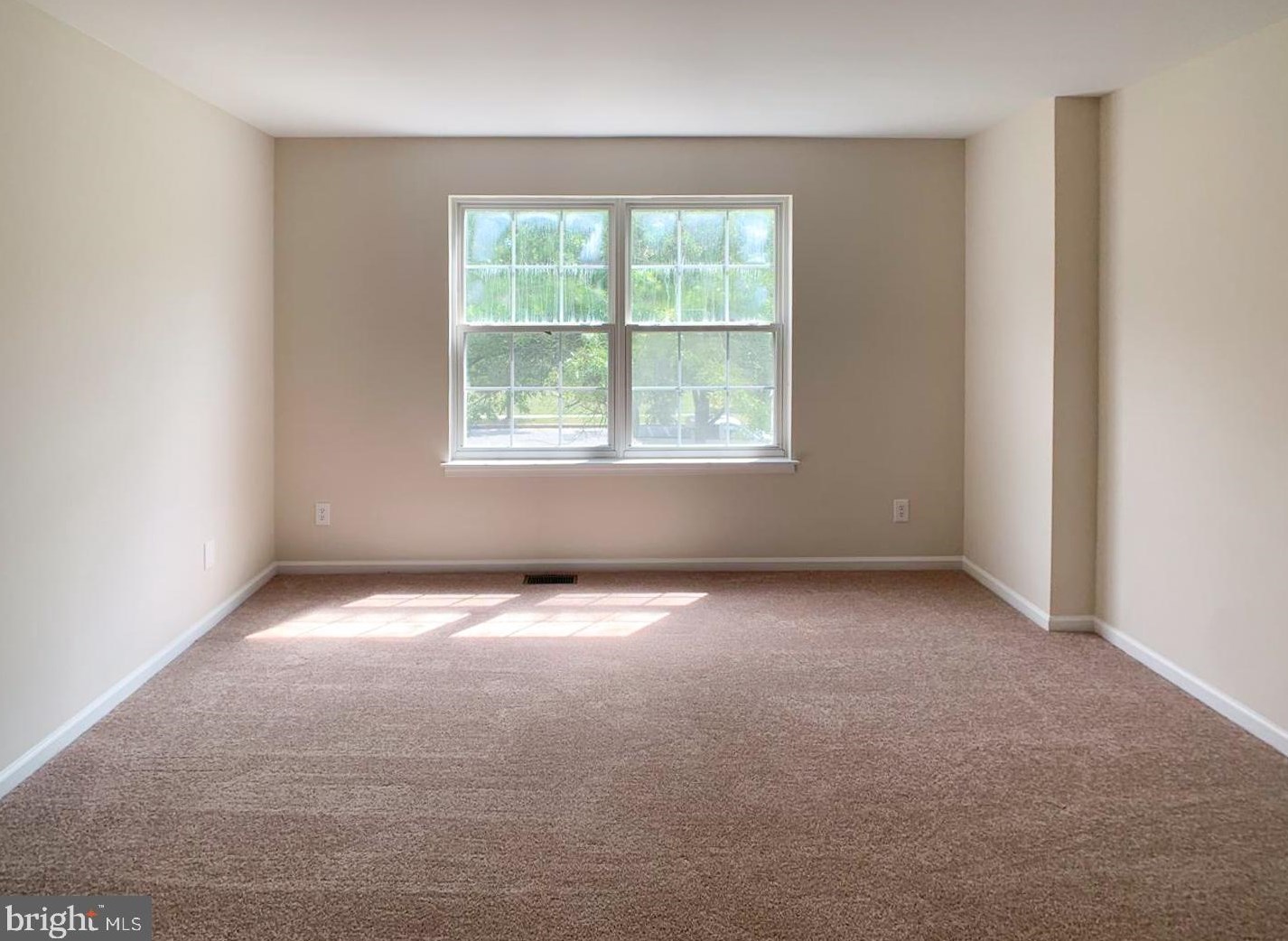 18 White Pne Dr, Medford NJ  08055-9340 exterior