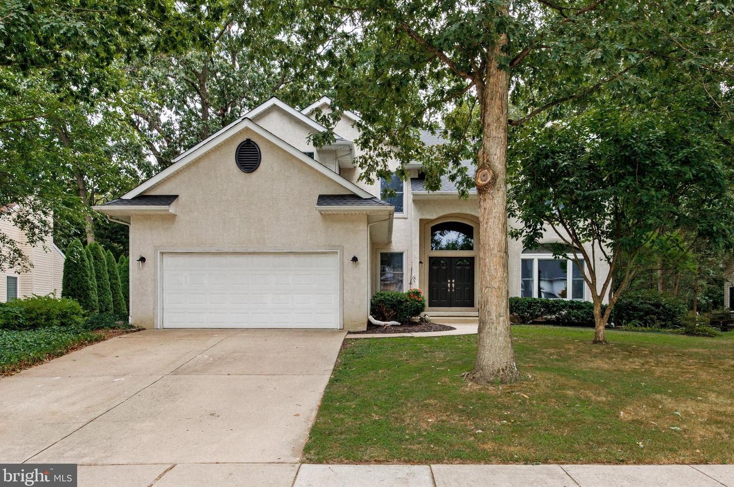 12 Lexington Ct, Mount Laurel, NJ 08054-3701