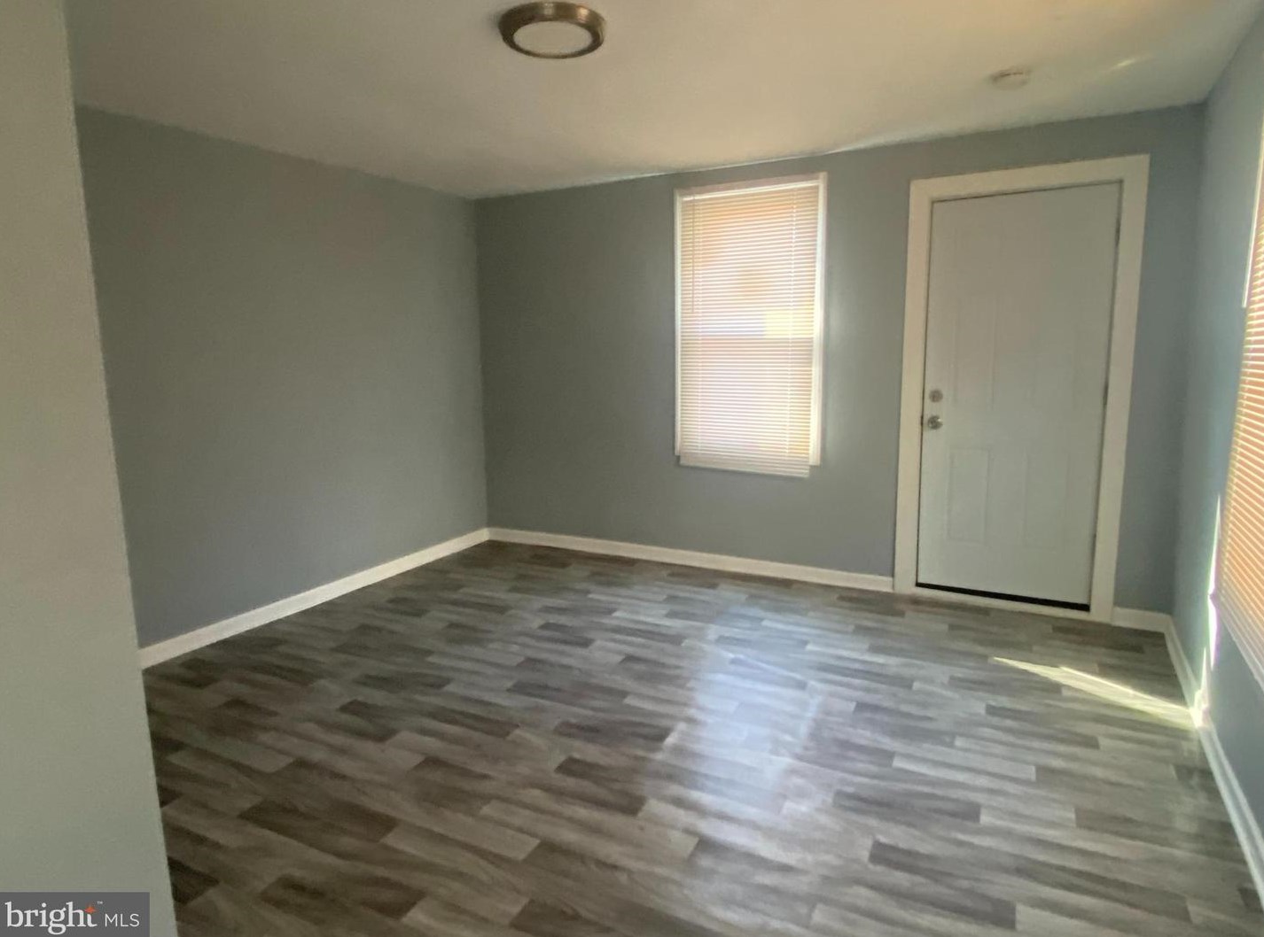 317 Broad St, Beverly, NJ 08010