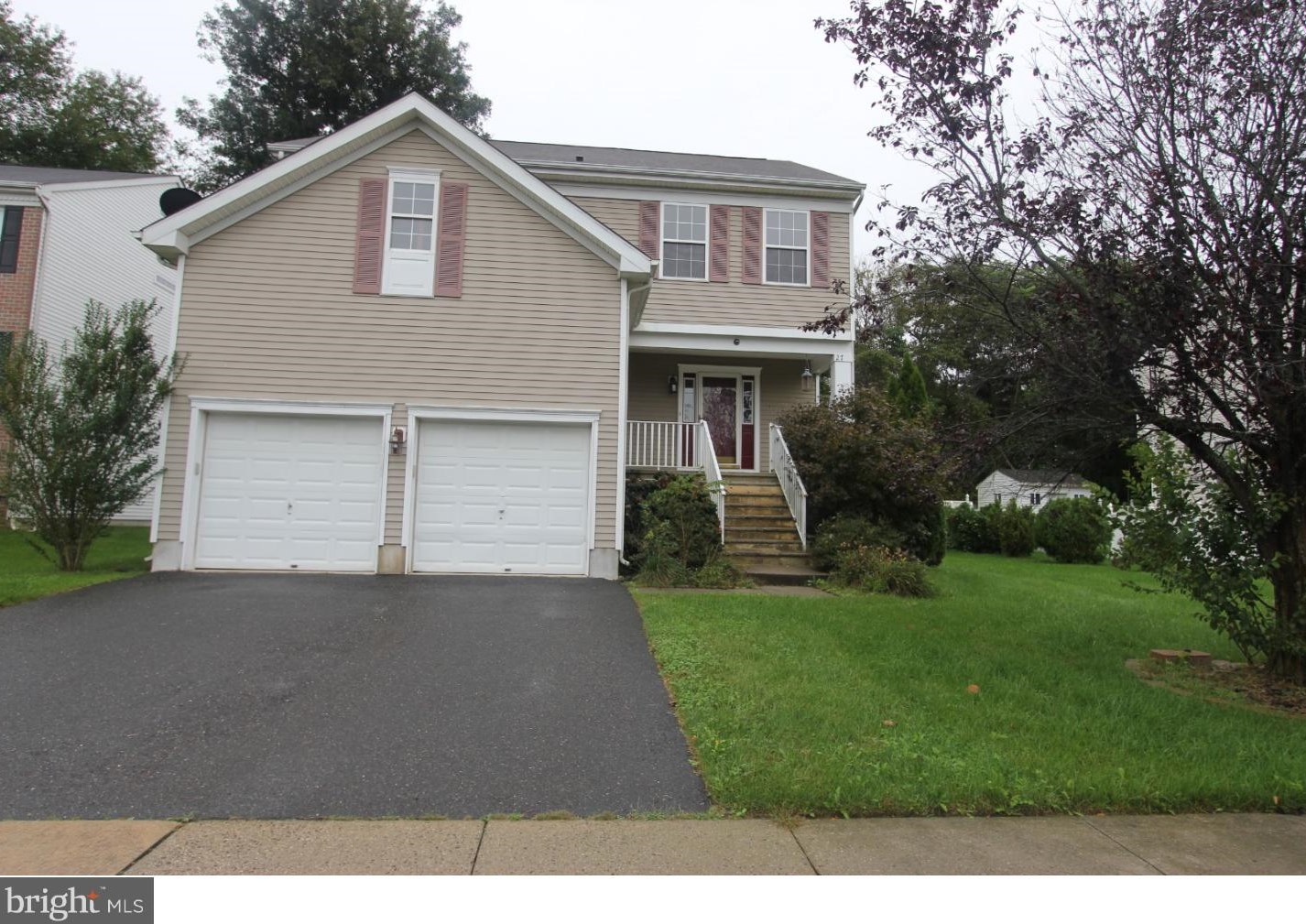 27 Lincoln Dr, Columbus, NJ 08022