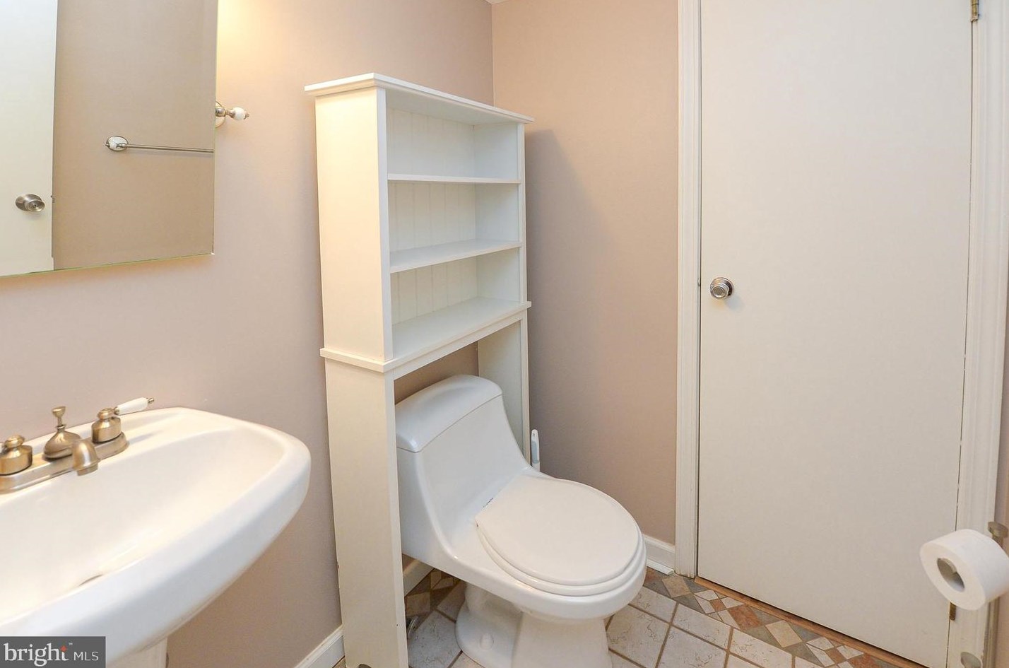 14 Bretshire Ct, Medford NJ  08055-9367 exterior