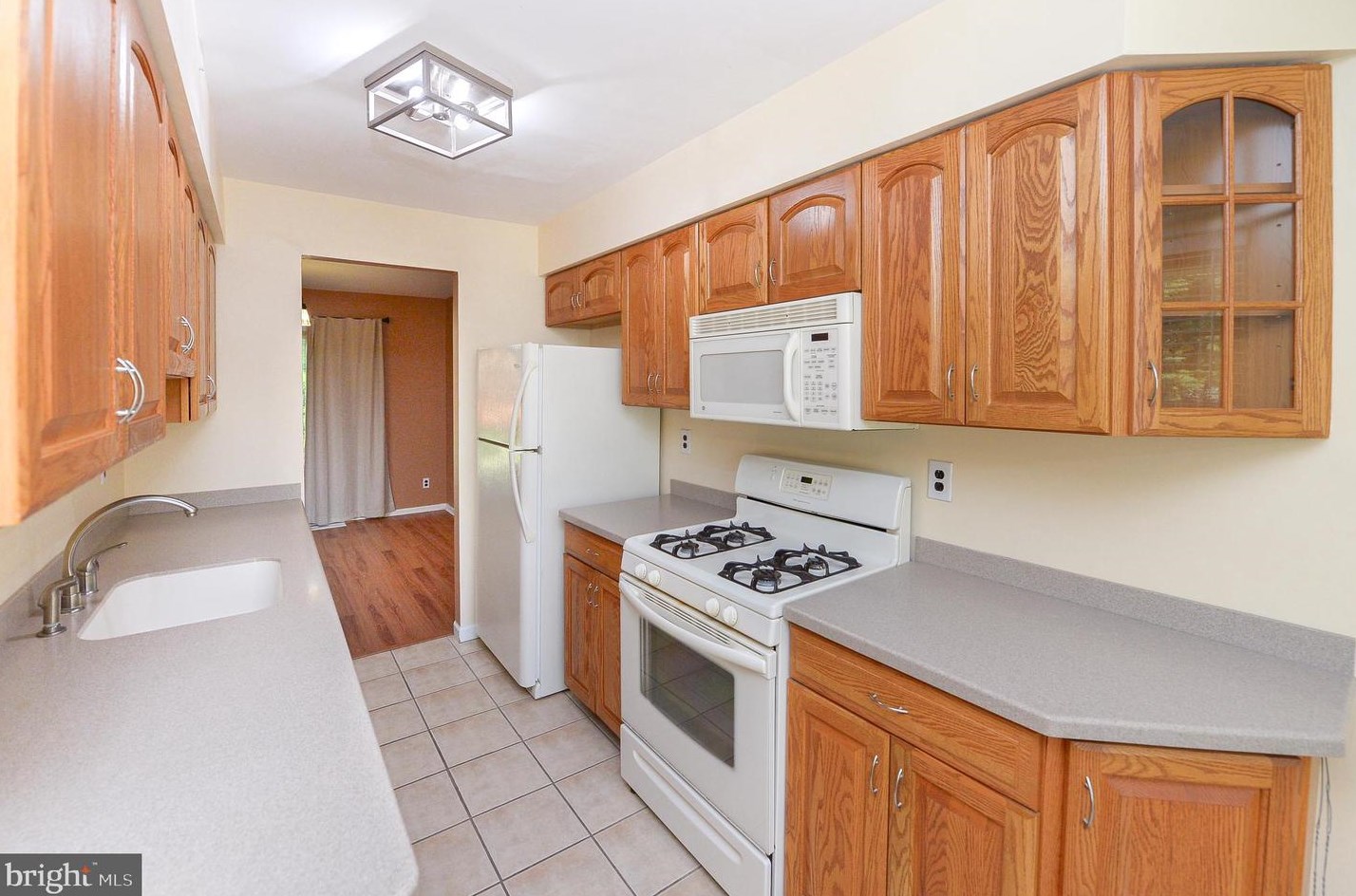 14 Bretshire Ct, Medford NJ  08055-9367 exterior